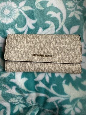 Michael Kors Beige Logo-Print Continental Clutch Wallet